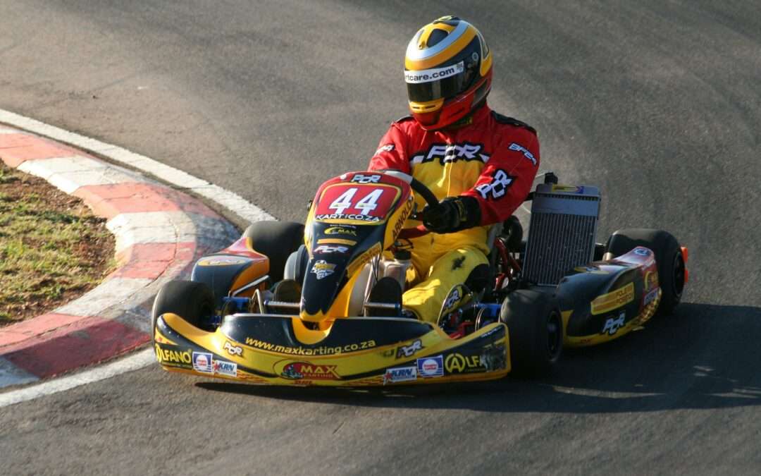 Karting intérieur et extérieur, quels sont les différences ?